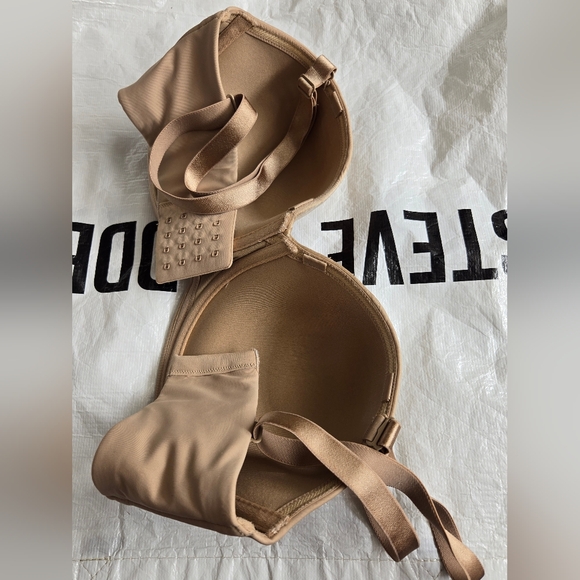 ☕️SOMA STUNNING STARLET STRSPLESS UNDERWIRE BRA SIZE 34DDD - Picture 3 of 5